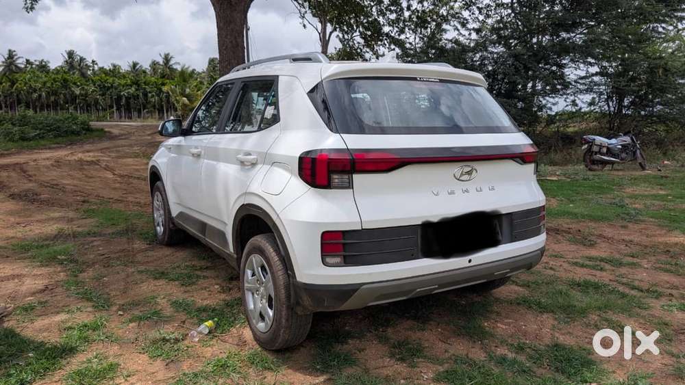 Hyundai Venue Petrol 2023