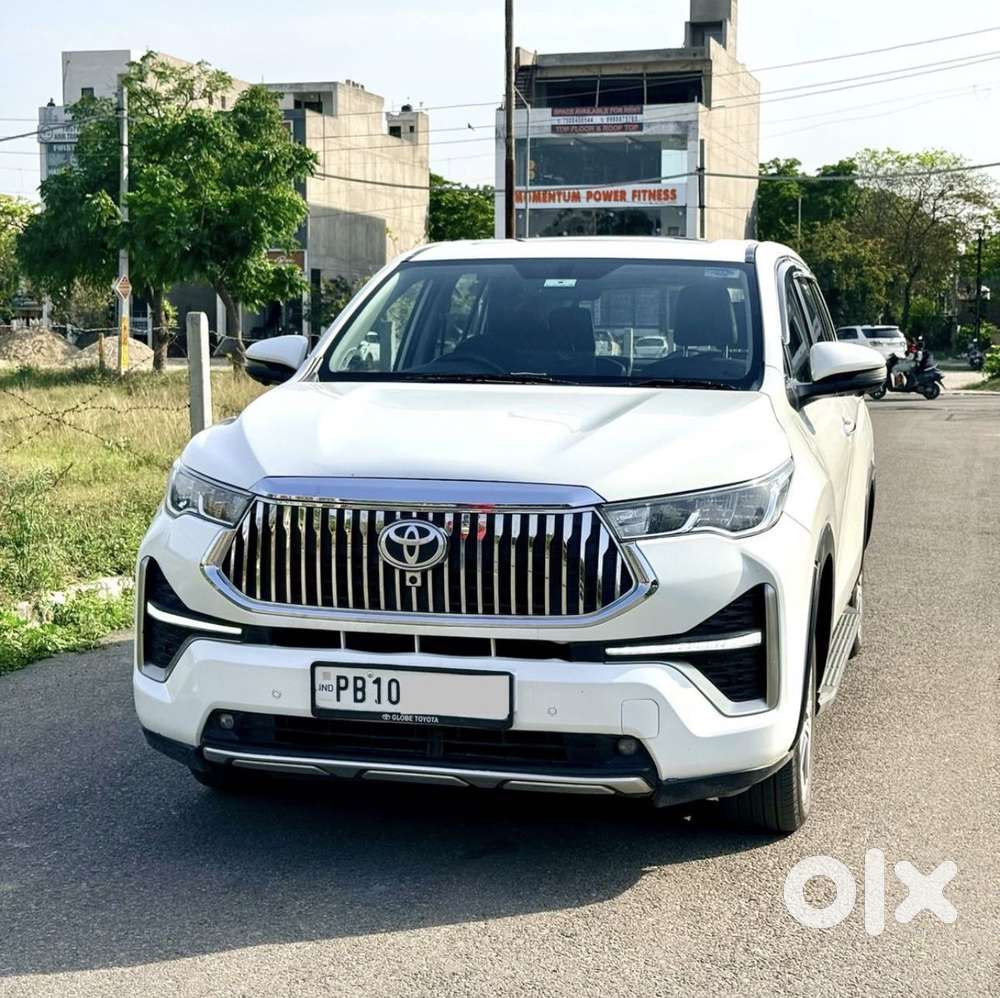 Toyota Innova Hycross 2.0 Zx Hybrid 7 Str, 2023, Petrol