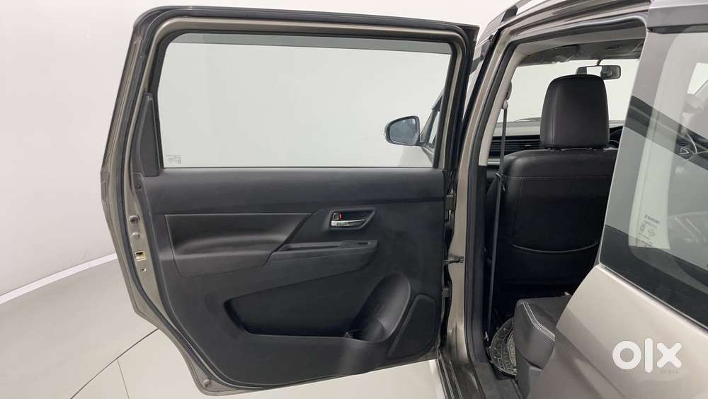 Maruti Suzuki Xl6 1.5 Alpha At, 2021, Petrol