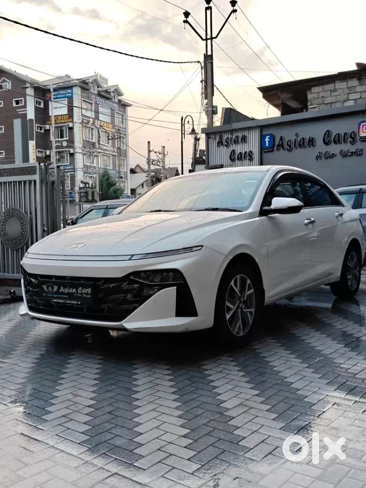 Hyundai Verna 1.5 Mpi Mt Sx (o), 2023, Petrol