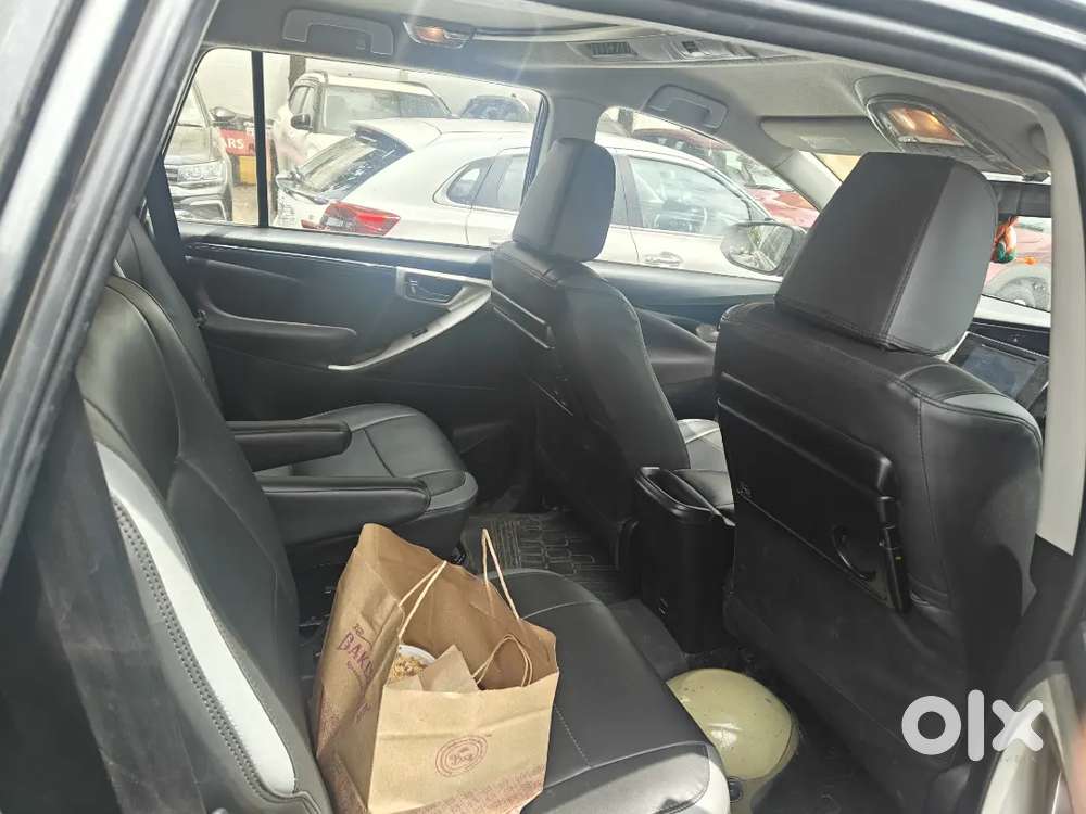 Toyota Innova Crysta 2017 Diesel 170000 Km Driven