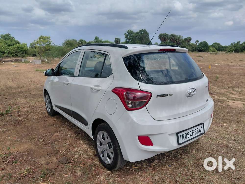Hyundai Grand I10 Sportz, 2016, Petrol
