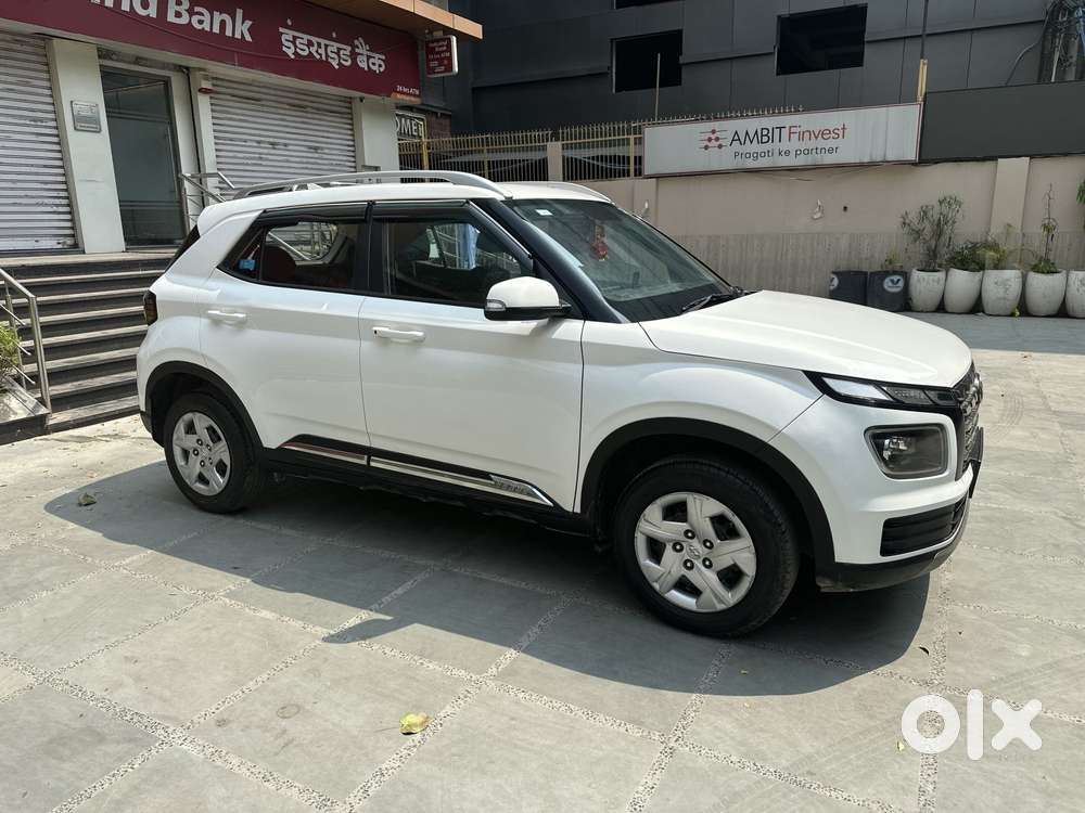 Hyundai Venue 1.2 S (o), 2022, Petrol