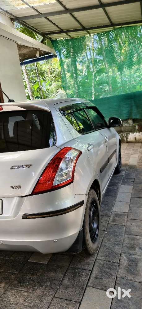 Maruti Swift Vxi Petrol 2012