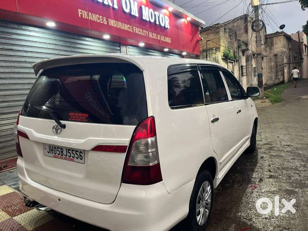 Toyota Innova 2.5 G (diesel) 8 Seater, 2016, Diesel