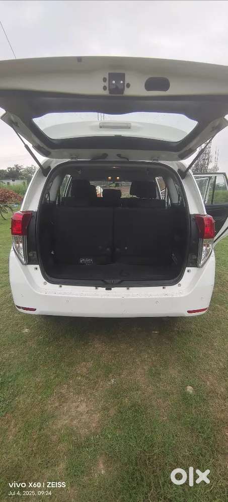 Toyota Innova Crysta 2021 Diesel 45000 Km Driven