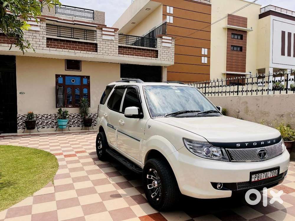 Tata Safari Storme 2014