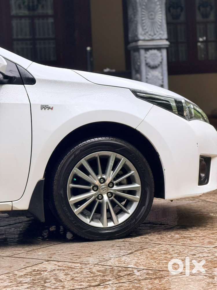 Toyota Corolla Altis 1.8 V At  2017  40,000 Km