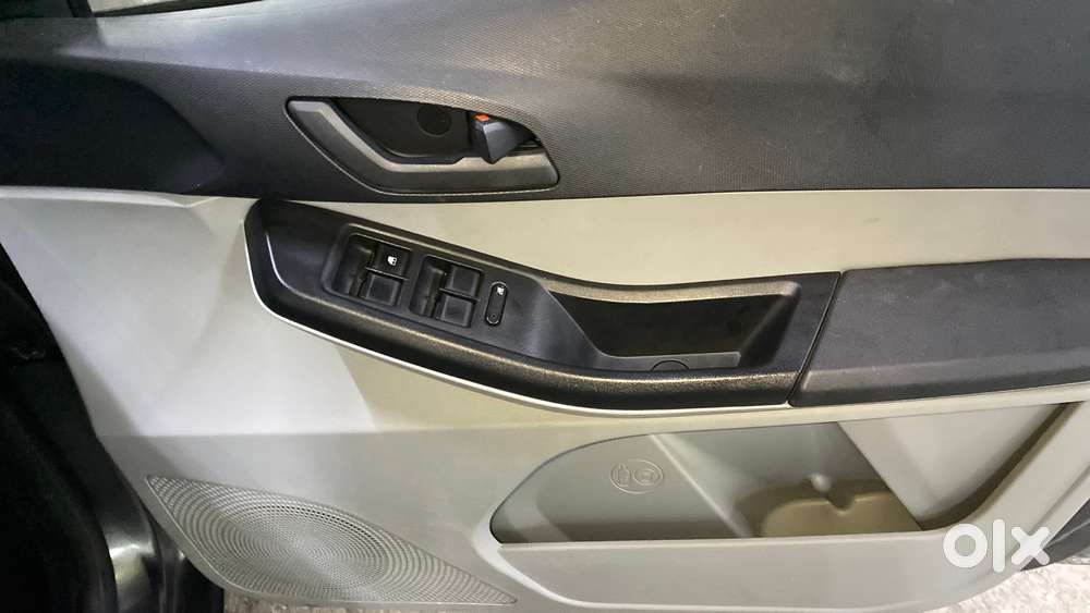 Tata Tiago 1.2 Revotron Xta, 2024, Petrol