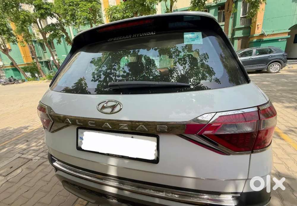 Hyundai Alcazar Platinum(o) At 7 Diesel. In Showroom Condition.