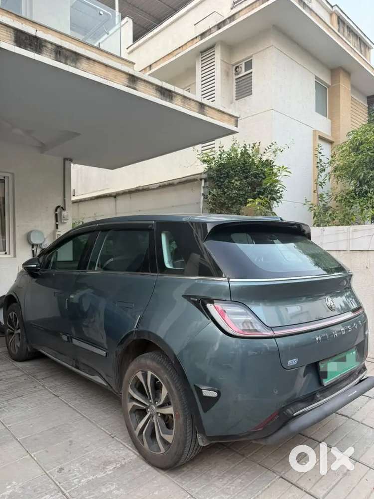 Mg Windsor Ev Essence 2025