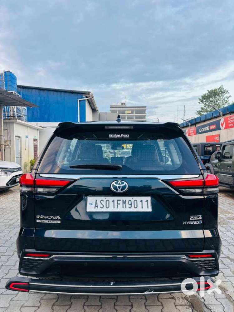 Toyota Innova Hycross 2.0 Zx (o) Hybrid 7 Str, 2023, Petrol