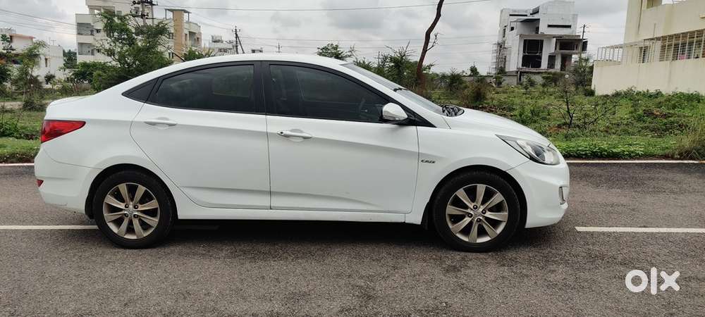 Hyundai Fluidic Verna 2012