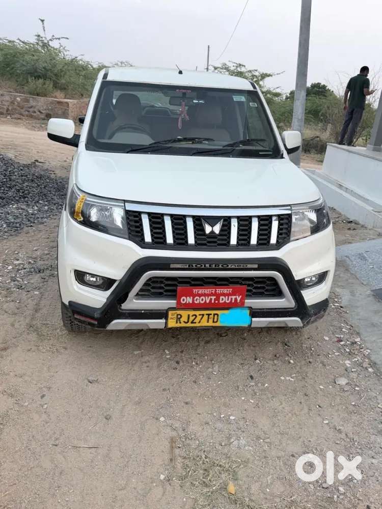 Taxi Mahindra Bolero Neo 2023