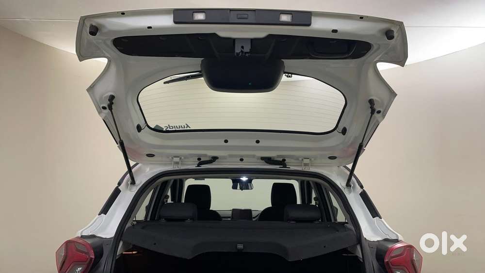 Tata Punch 1.2 Revotron Creative Amt Dual Tone, 2022, Petrol