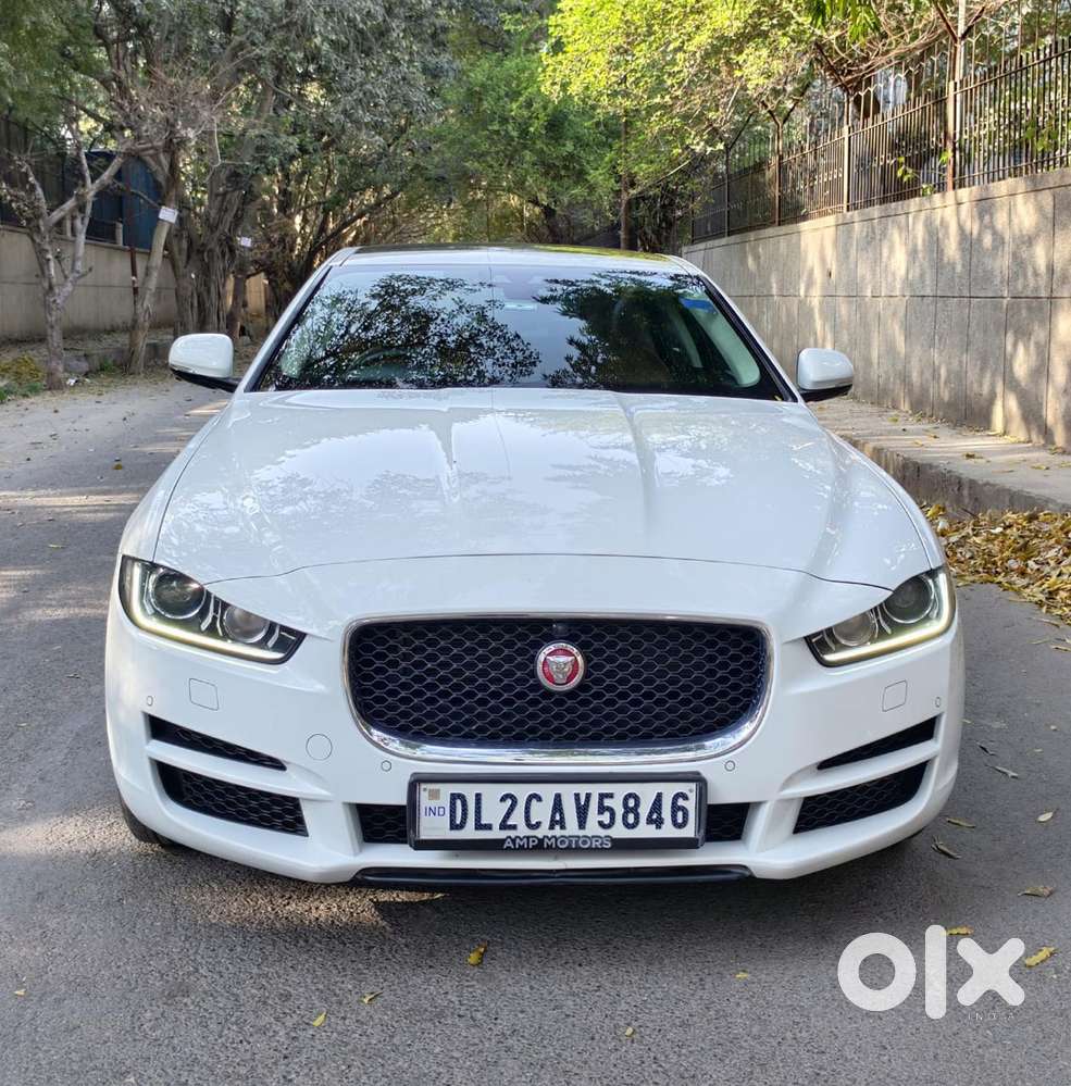 Jaguar Xe Portfolio, 2016, Petrol