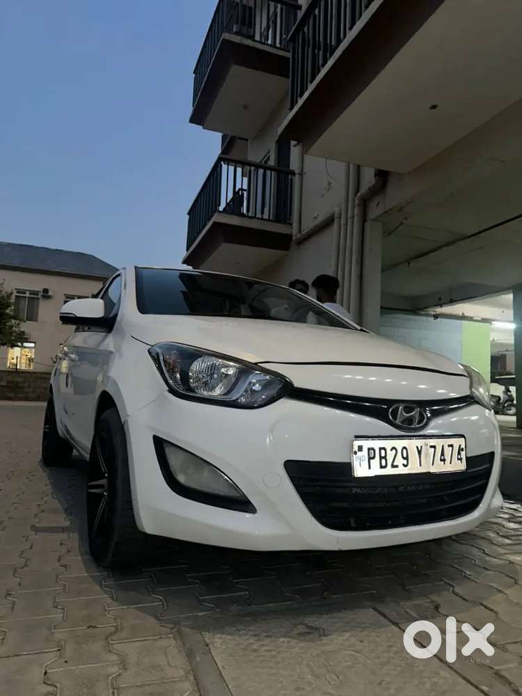 Hyundai New I20 2012 Diesel 100000 Km Driven