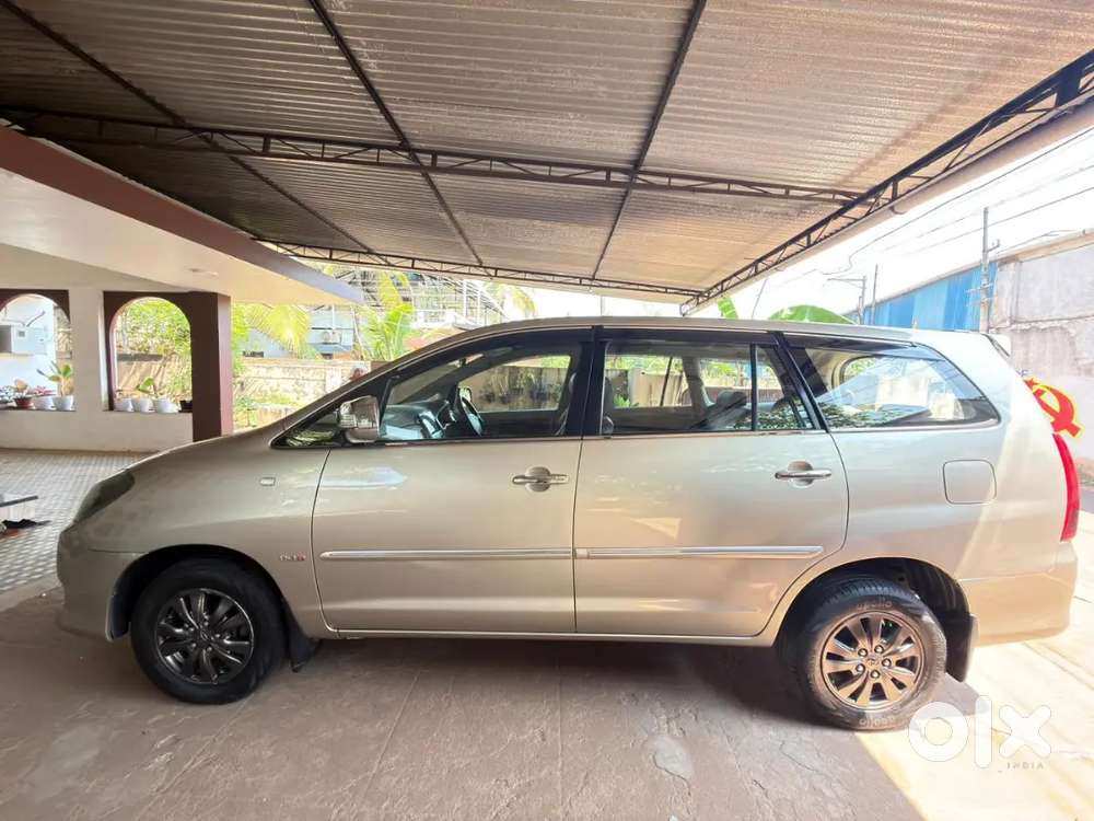 Toyota Innova V 2010 Diesel 137000 Km Driven