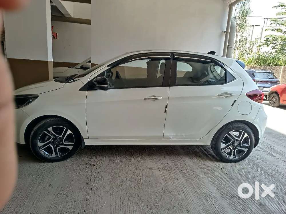 Tata Tiago 1.2 Revotron Petrol 2025