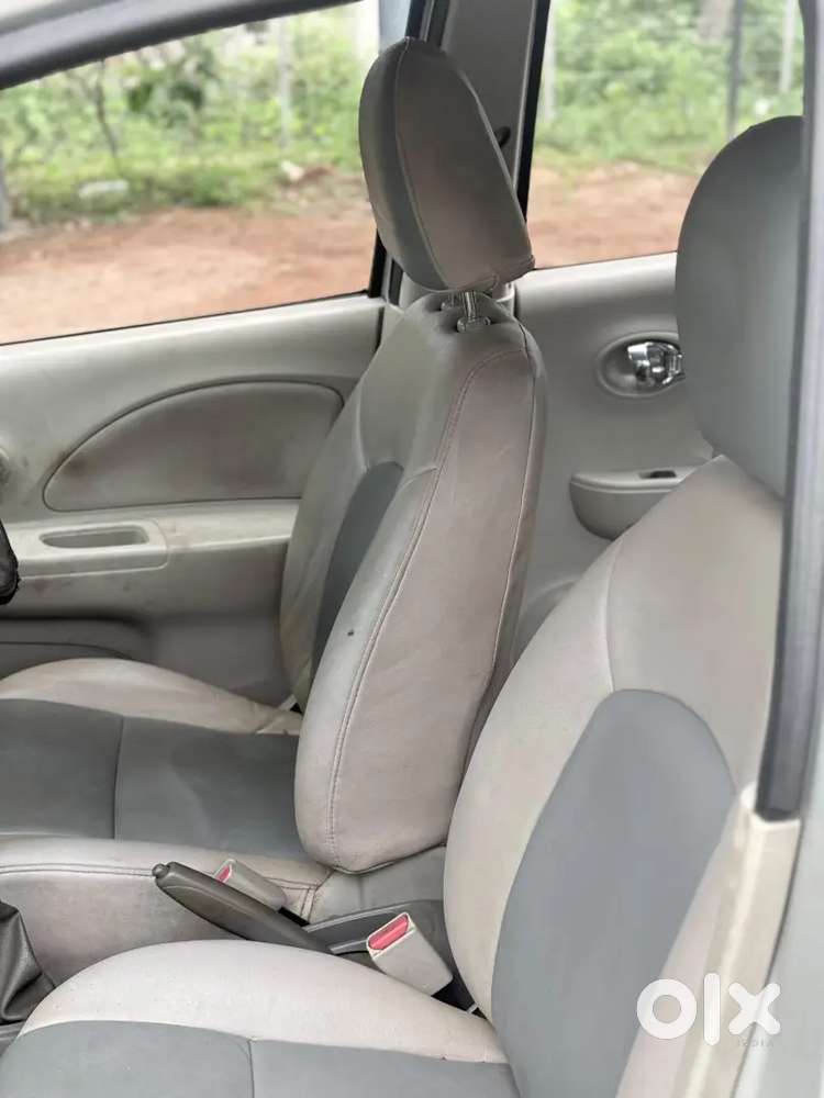 Ac
Push Button
Power Steering 
Power Window 
Alloy Wheels
Good Tyres