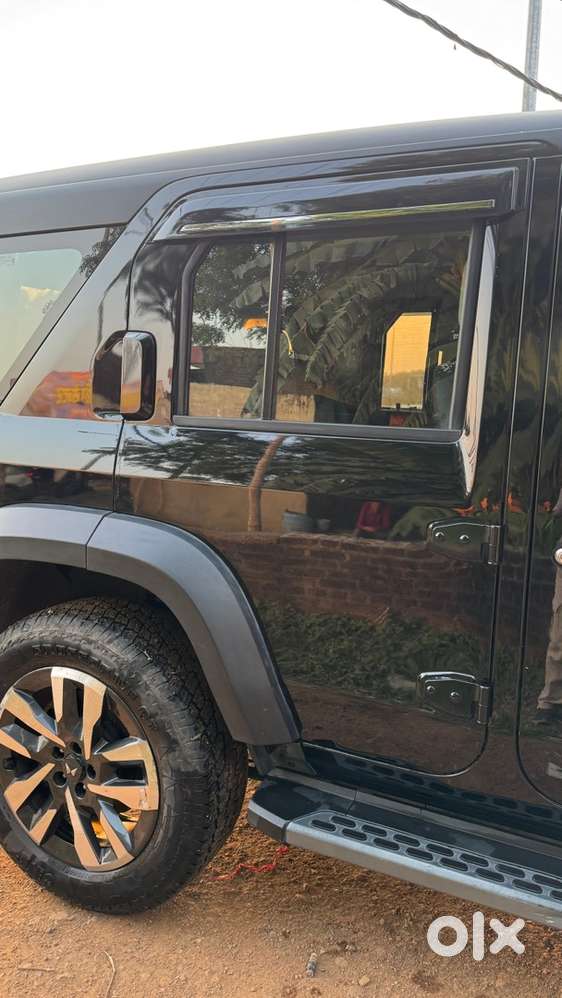 Mahindra Thar Roxx Diesel 2025 4x4 Automatic Black
