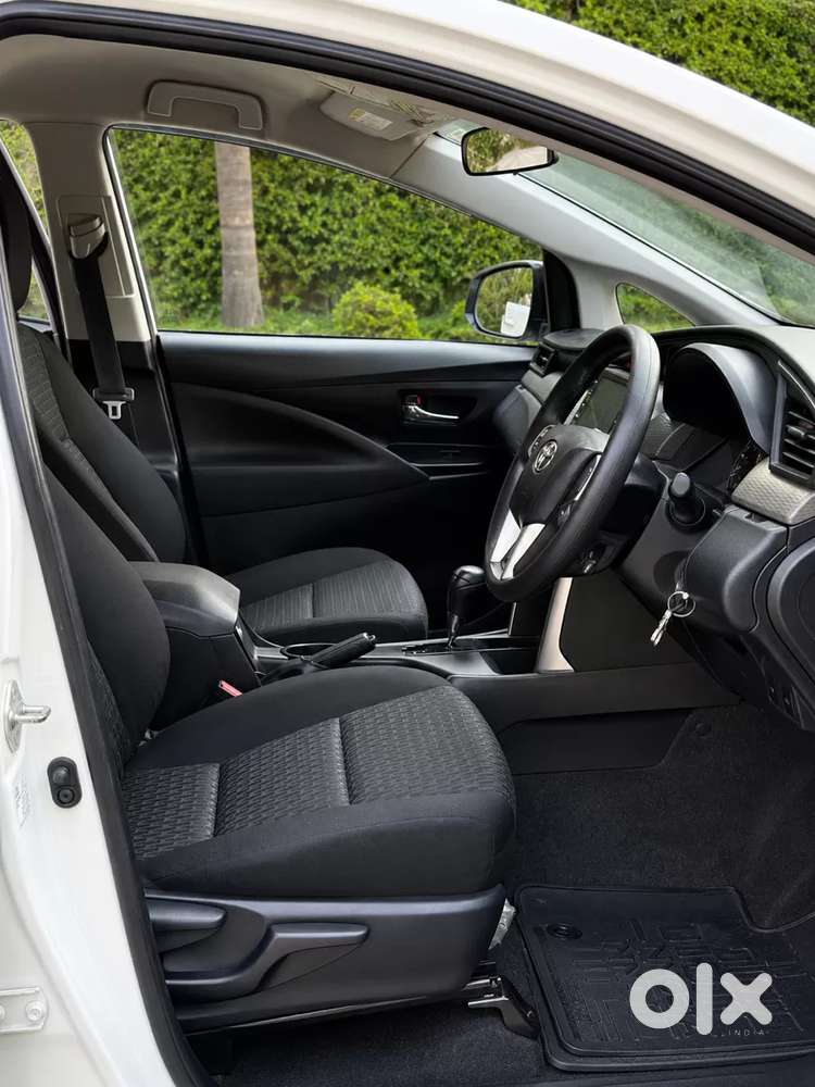 Toyota Innova Crysta [2020-ongoing] 2.4 Gx At 8 Str, 2022, Diesel