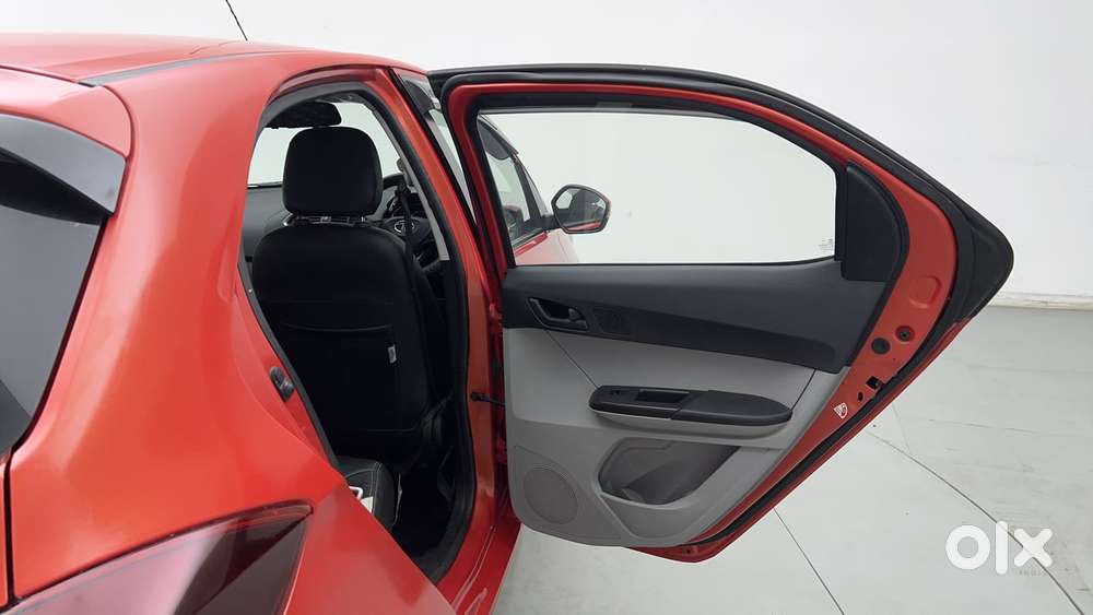 Tata Tiago Xza, 2021, Petrol
