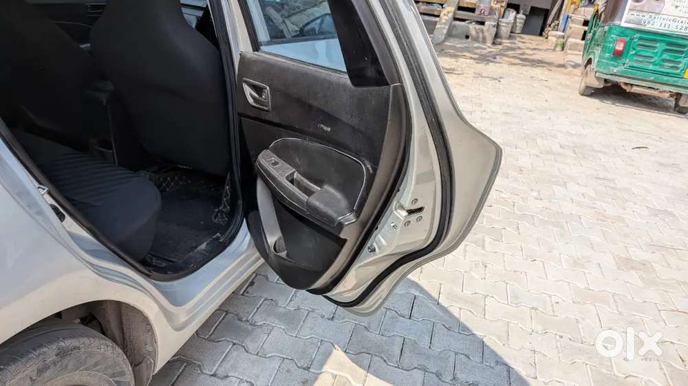 Maruti Suzuki Swift 2023 Petrol 42500 Km Driven