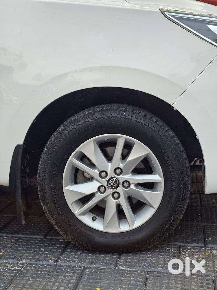 Toyota Innova Crysta 2.8 Gx Automatic 8 Str, 2016, Diesel