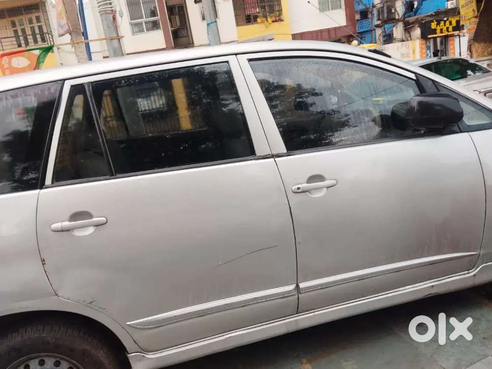 Toyota Innova 2.5 E 2015