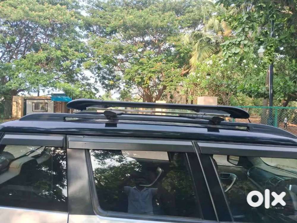 Mahindra Tuv 300