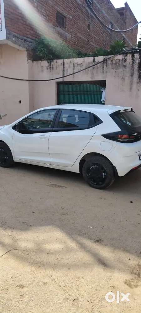 Tata Altroz Xm Plus 2024