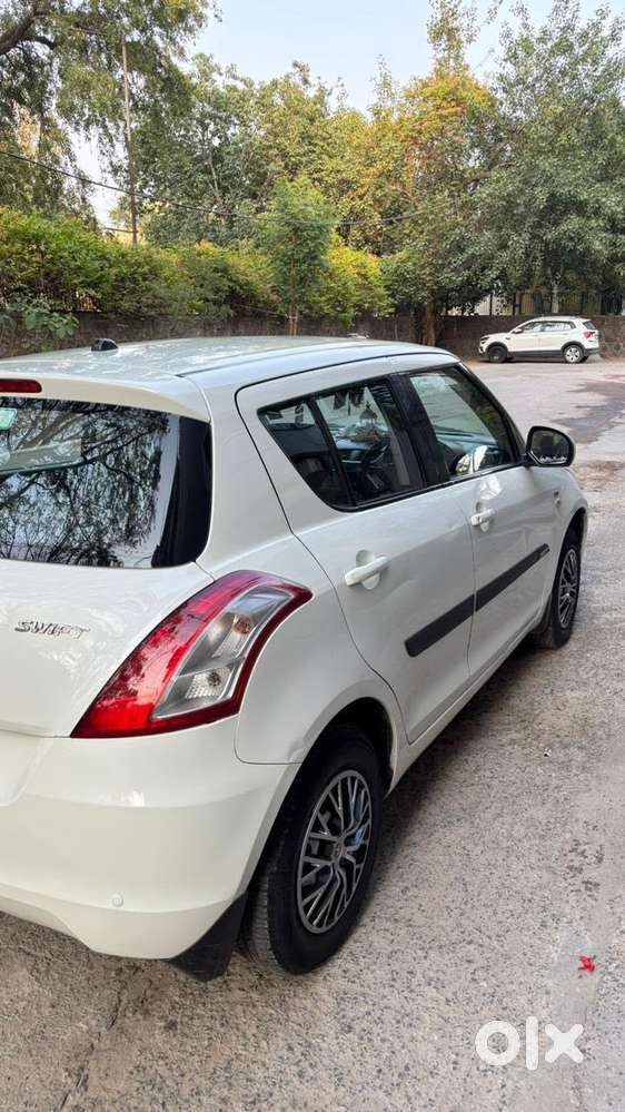 Maruti Suzuki Swift Lxi Optional-o, 2017, Cng & Hybrids