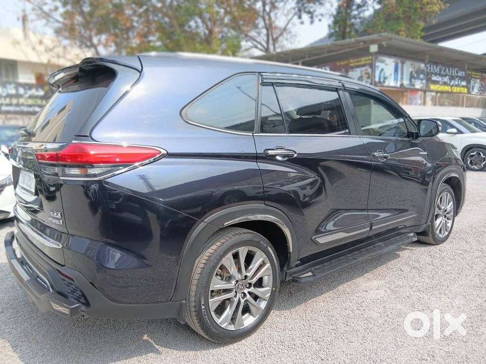 Toyota Innova Hycross 2.0 Zx Hybrid 7 Str, 2023, Petrol
