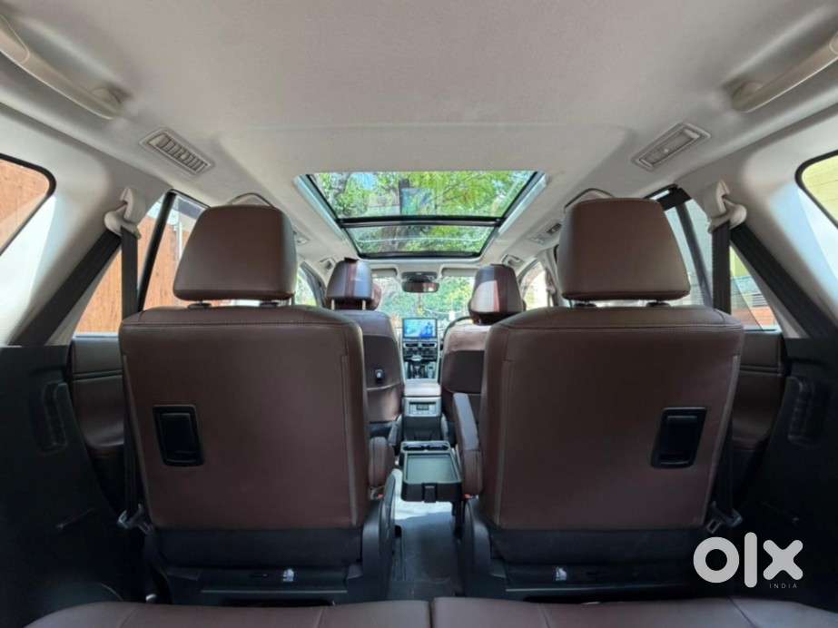 Toyota Innova Hycross 2.0 Zx (o) Hybrid 7 Str, 2025, Petrol