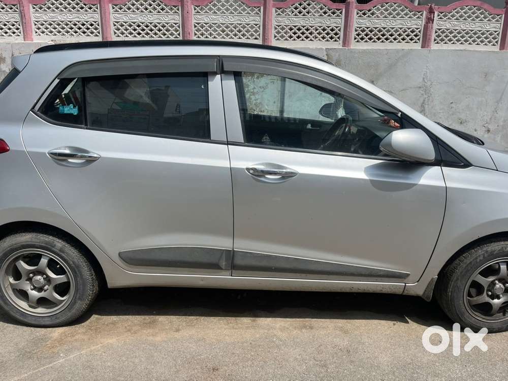 Hyundai Grand I10 2014 Car ( Cng + Petrol )