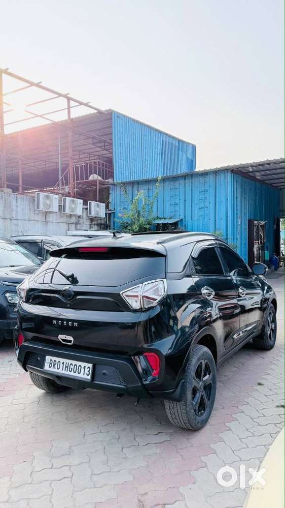 Tata Nexon 1.2 Revotron Xz Plus Luxs Red Dark Edition Amt, 2023, Die..