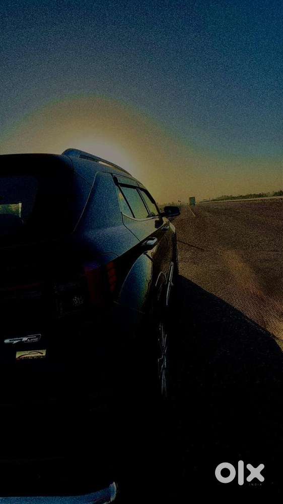 Hyundai Venue 2023 Petrol 14000 Km Driven