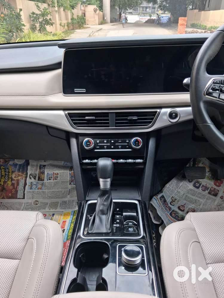 Mahindra Xuv700 2.2 Ax 7 Diesel At Luxury Pack Str, 2024, Diesel
