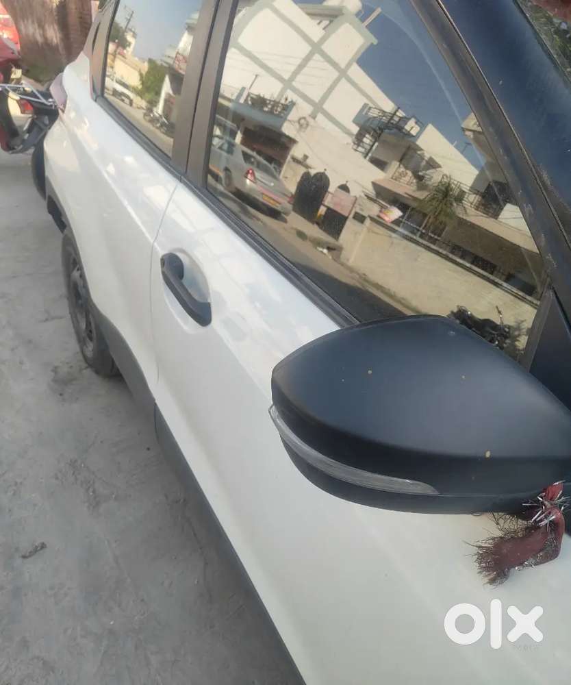 Tata Punch Base Model -central Locking + Speaker Base Tube Display