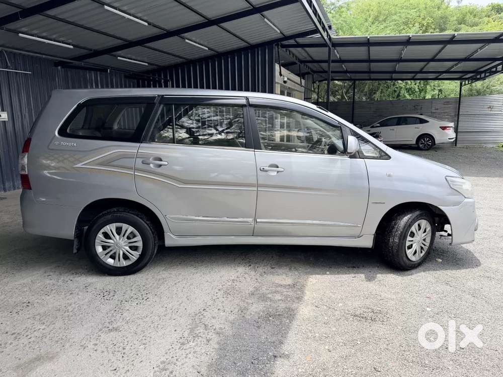 Toyota Innova 2.5 G (diesel) 8 Seater Bs Iv, 2015, Diesel