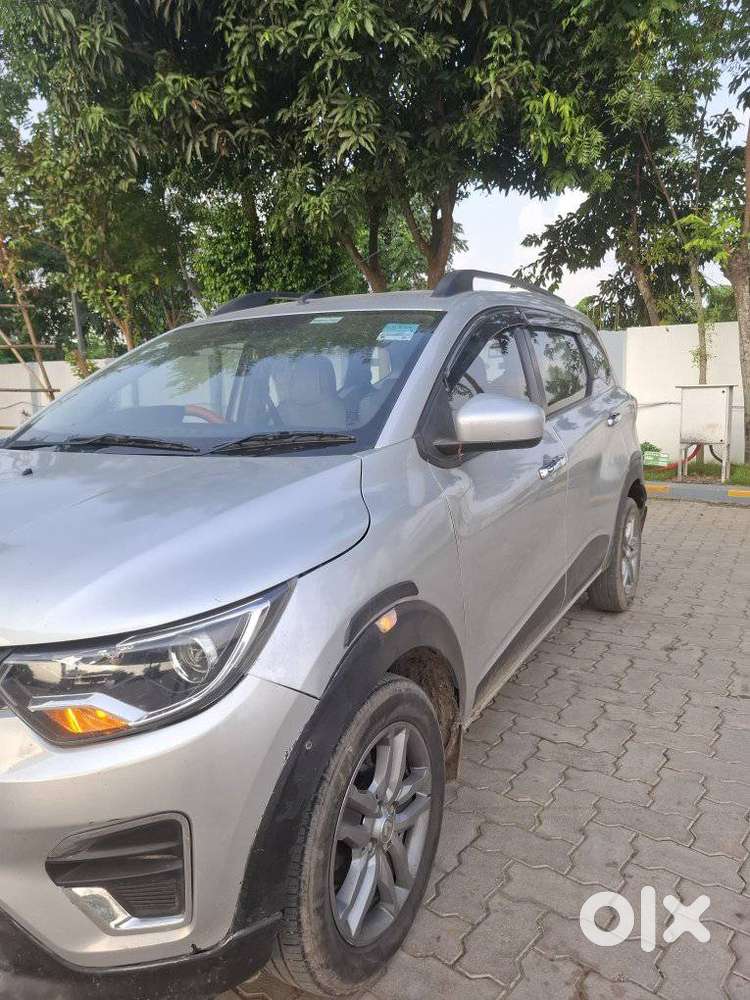 Renault Triber Rxz, 2019, Petrol