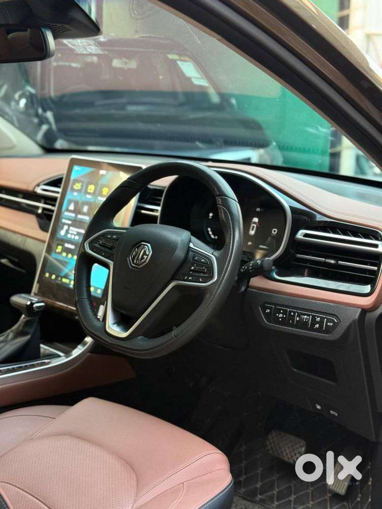 Mg Hector Plus Savvy Pro 1.5 Turbo Petrol Cvt 7 Str, 2024, Petrol