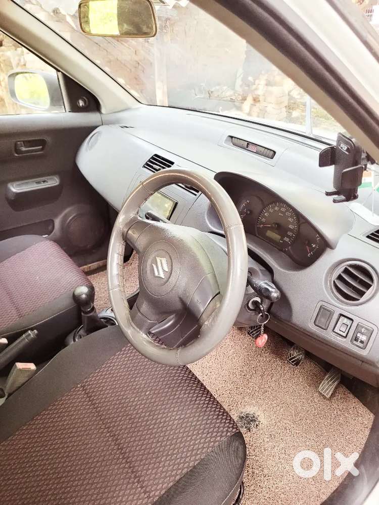 Maruti Suzuki Swift Lxi 2010