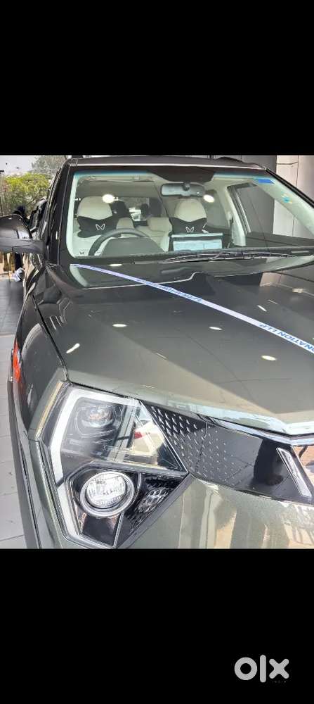 10 Month New Vechile Mahindra Xuv 3xo Petrol Well Maintained,
