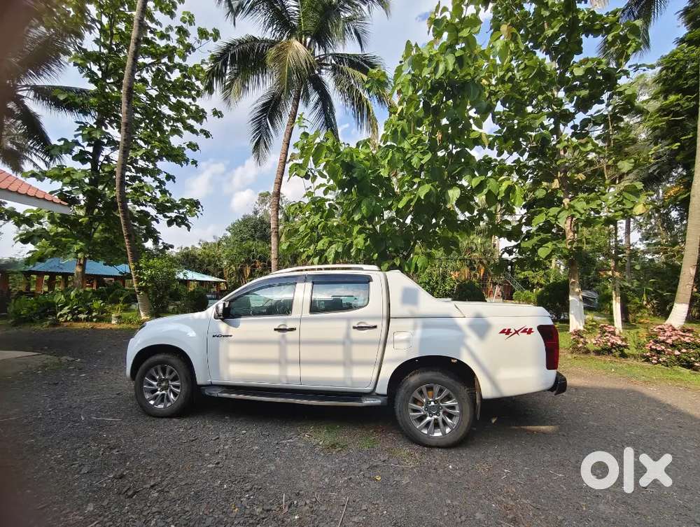 Isuzu V-cross 2017 Diesel Well Maintained