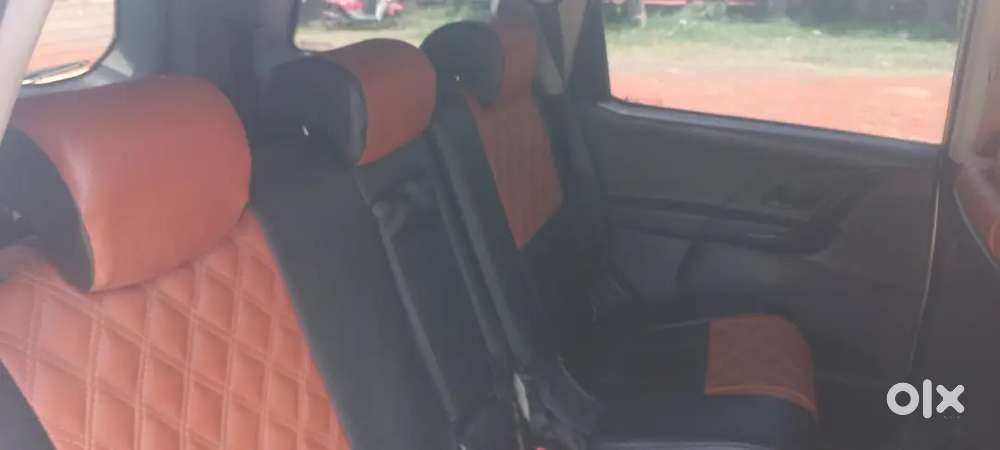 महिंद्रा Xuv 500 फोर व्हीलर