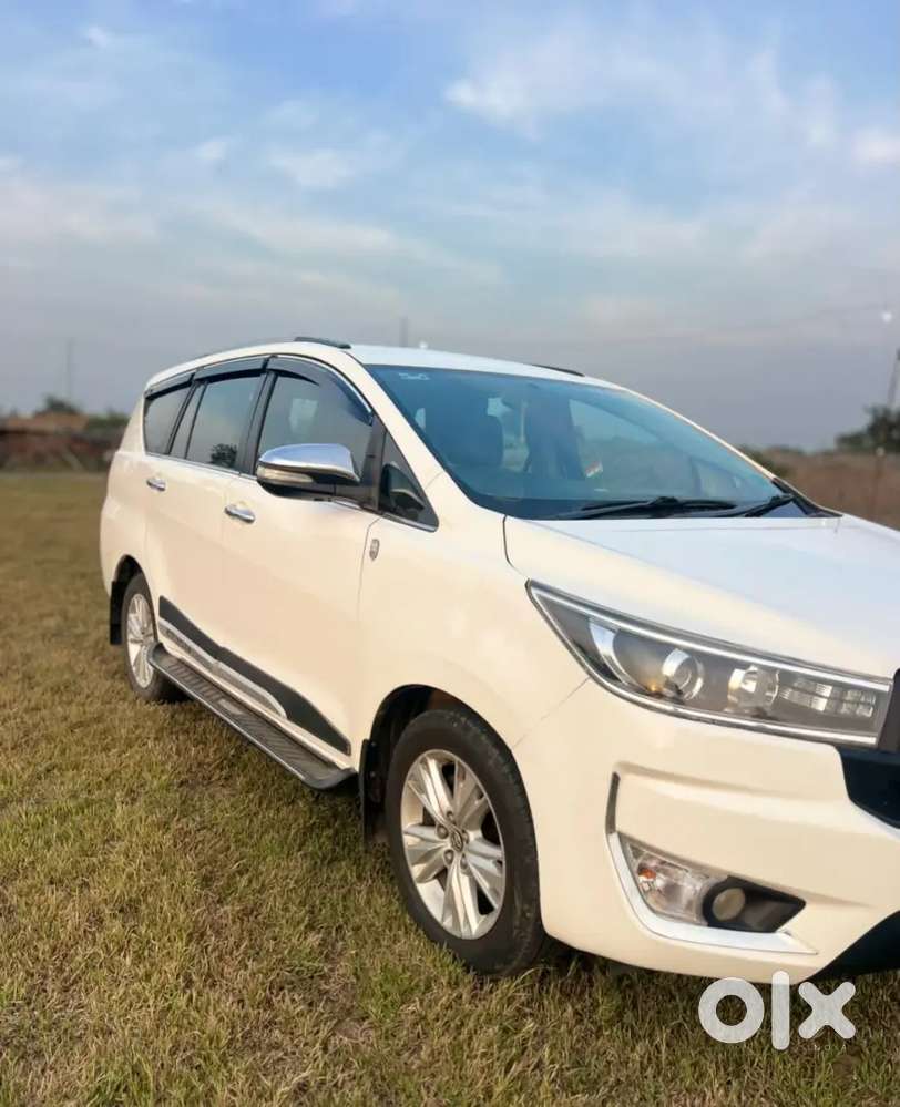 Toyota Innova Crysta 2.4 Z 2017