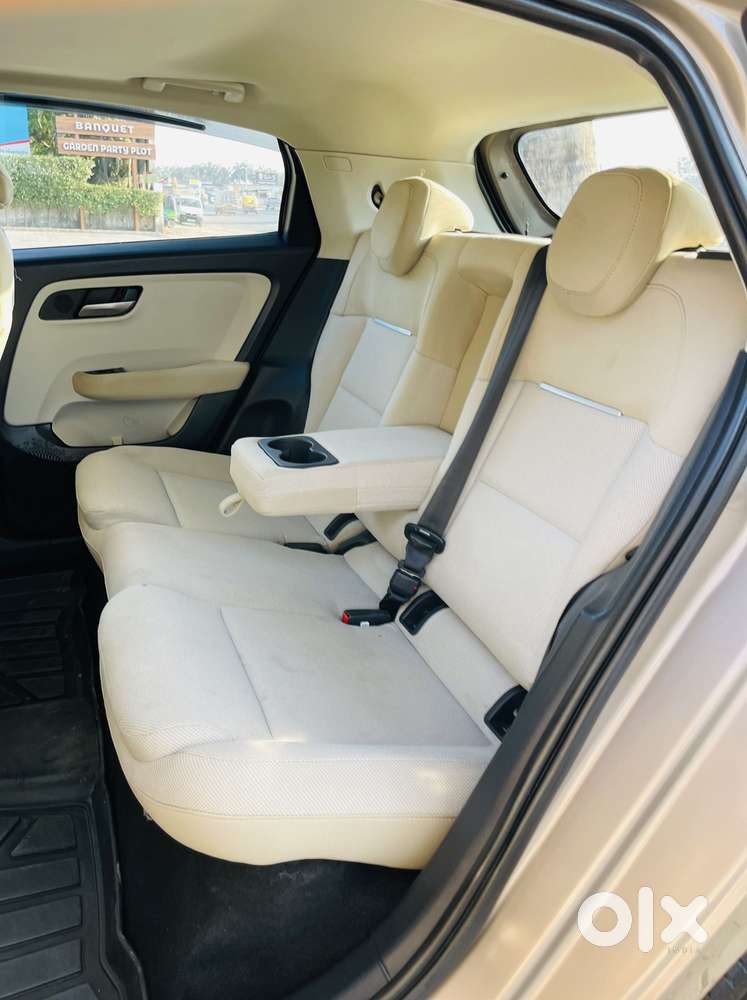 Tata Altroz Creative S, 2025, Petrol