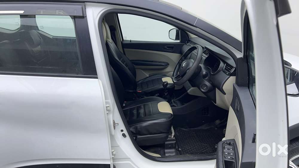 Renault Triber Rxt, 2022, Petrol
